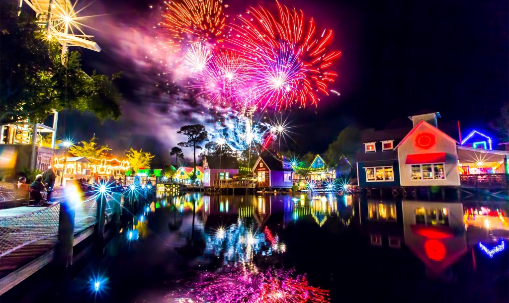 Fireworks at Baytowne Wharf