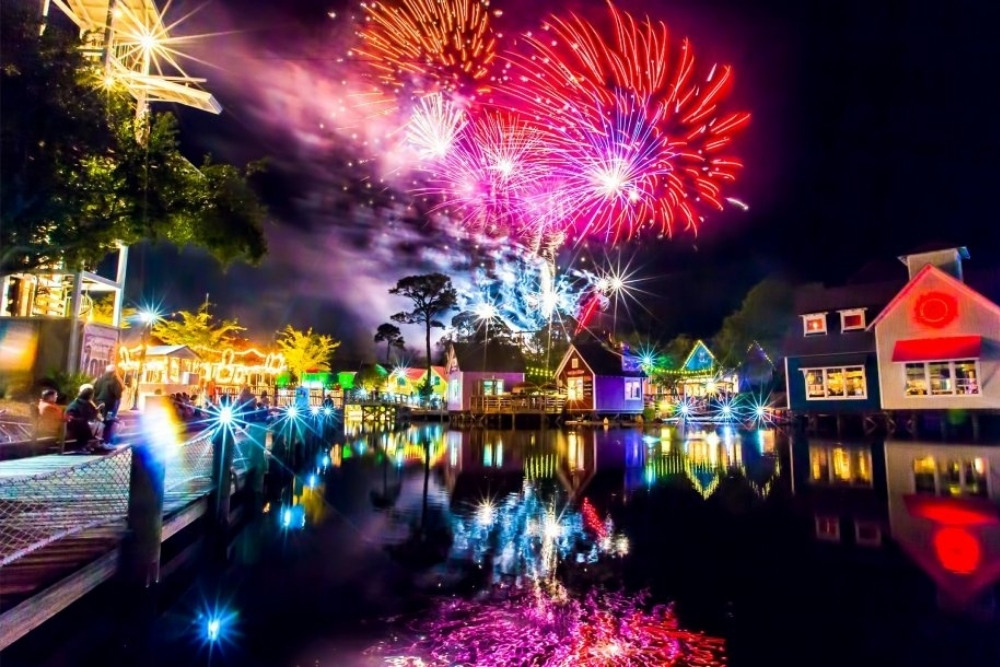 Fireworks over Baytowne Wharf Lagoon