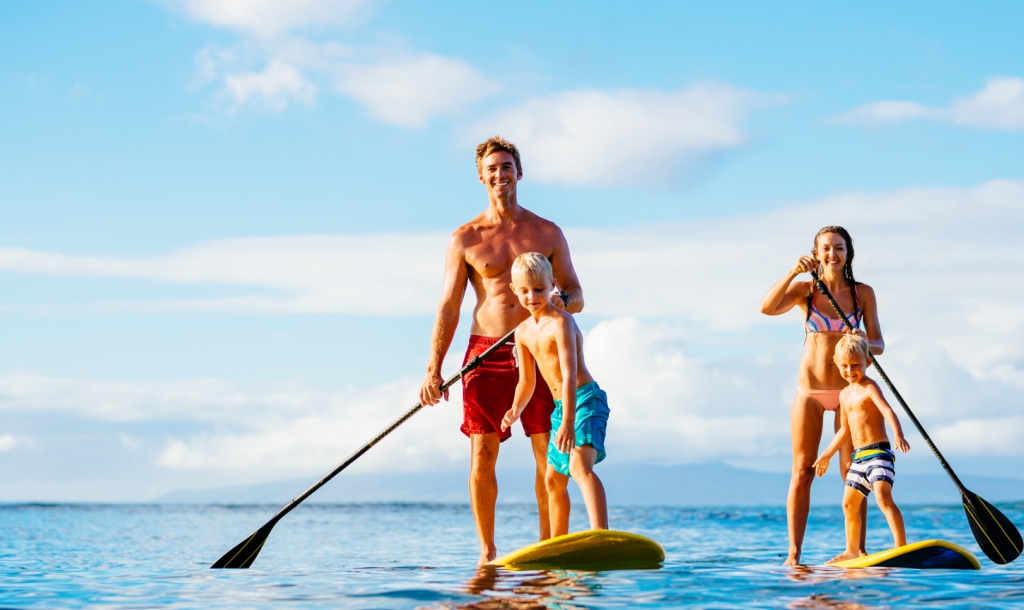 Family paddleboarding 